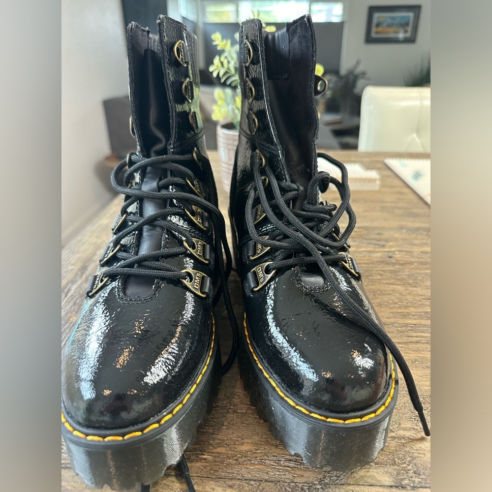 DR MARTENS LAURENNE DISTRESSED PATENT LEATHER LACE UP HEEL BOOTS